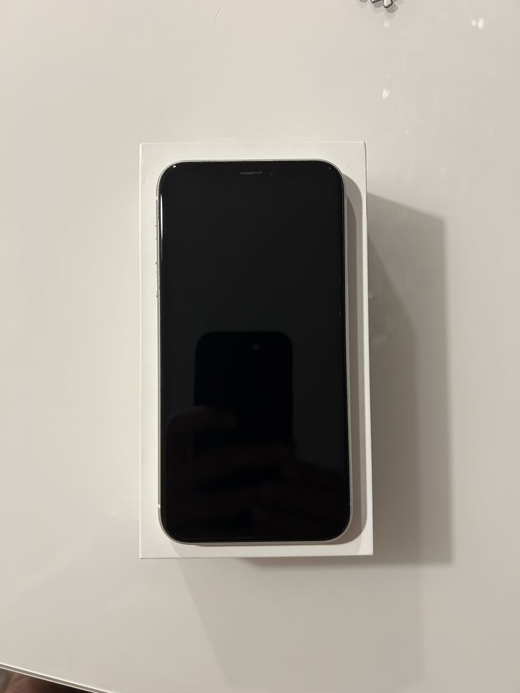 Iphone Xr - 64 Gb