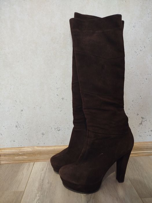 Продам замшевые сапоги Davos Gomma