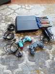 Playstation 4 em exelente estado com dois comandos