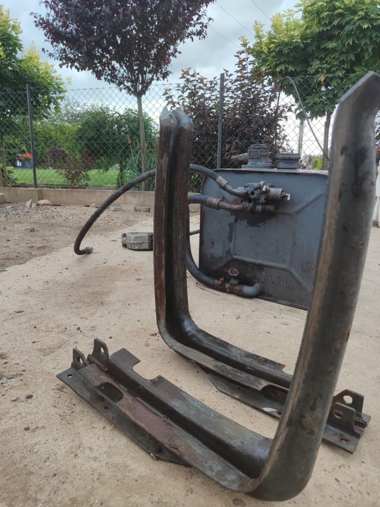 Zbiornik hydrauliczny kompletny z pompą