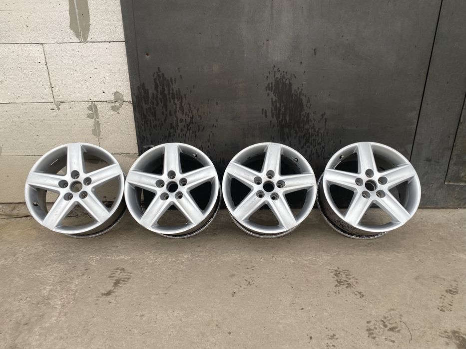 Продам комплект оригінальних дисків 5 112 17 R17