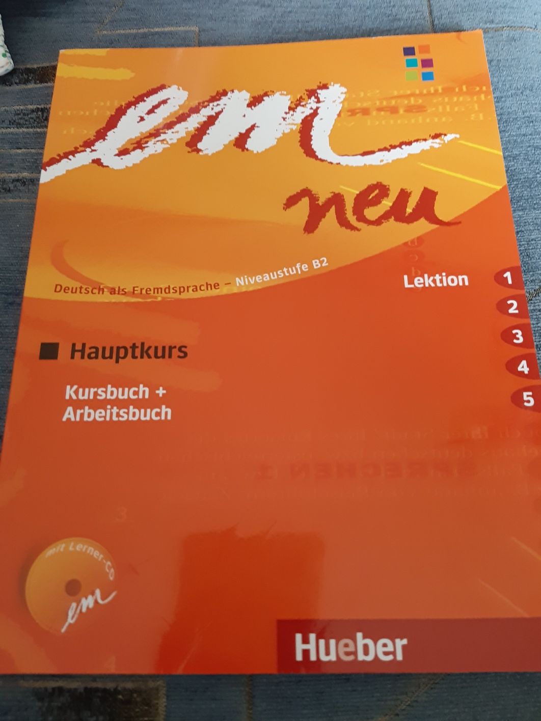 Em neu b2