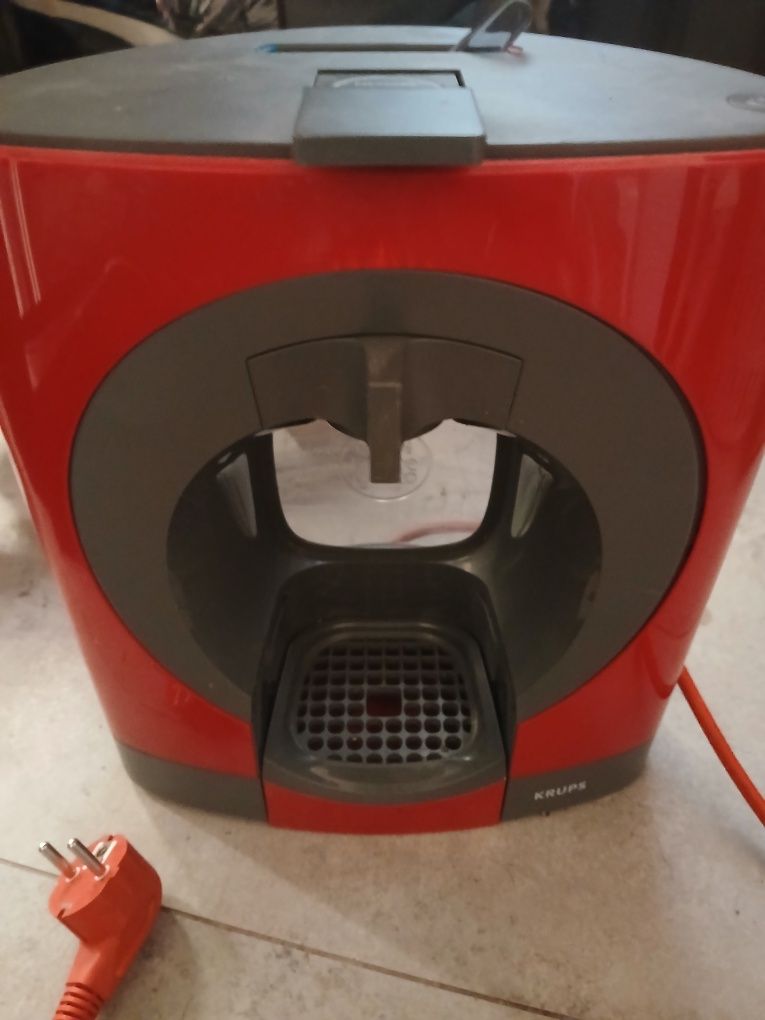 Krups KP 1105 Nescafé Dolce Gusto Oblo ekspres do kawy uszkodzony