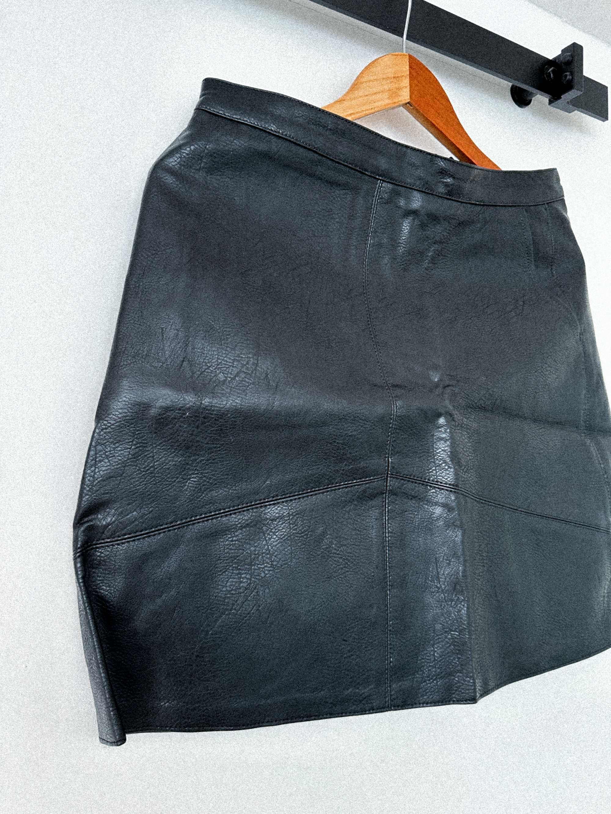 Zara spódnica krótka mini damska czarna zapinana na zamek L/40