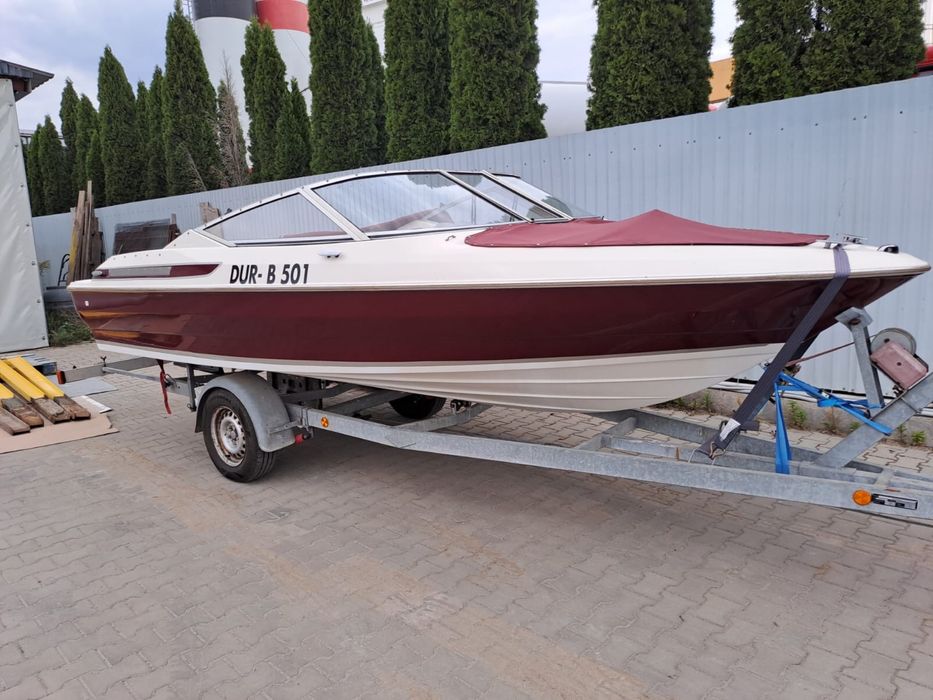 Łódż motorowa maxum