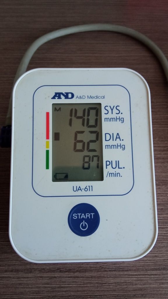 Ciśnieniomierz AND UA-611