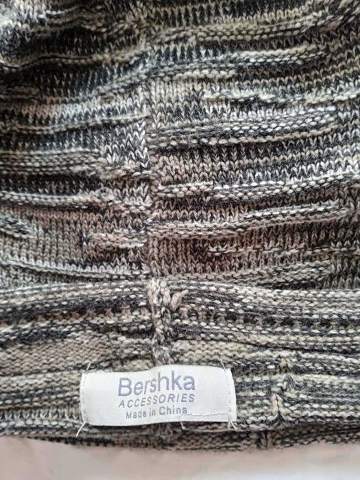 Шапка серая Bershka  плотная