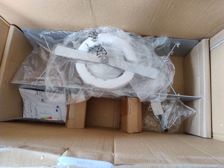 Uszkodzona zbita nowa lampa żyrandol samolot LUCIDE FOCKER