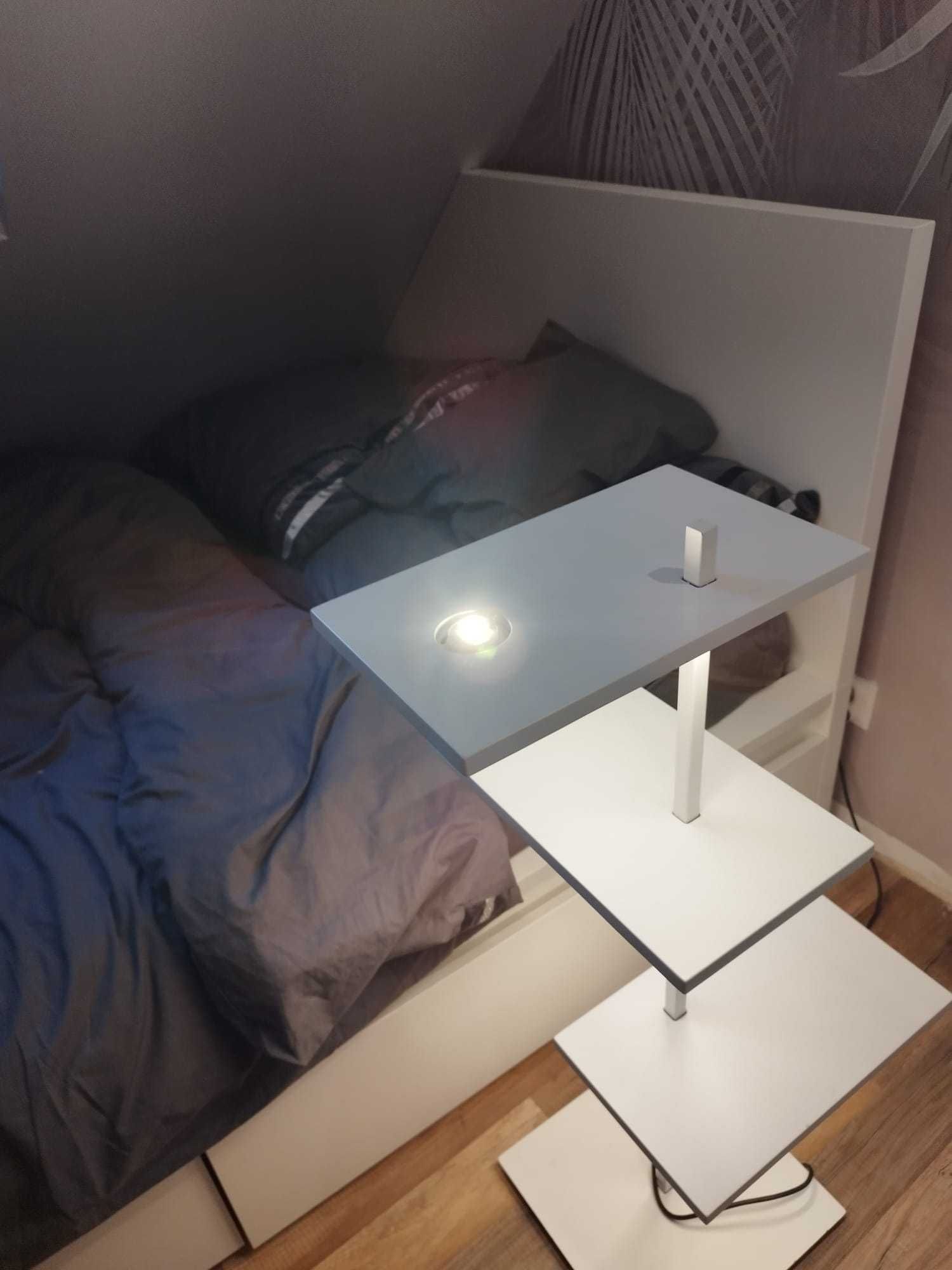 Stolik nocny, ładowanie USB, światło LED i halogen