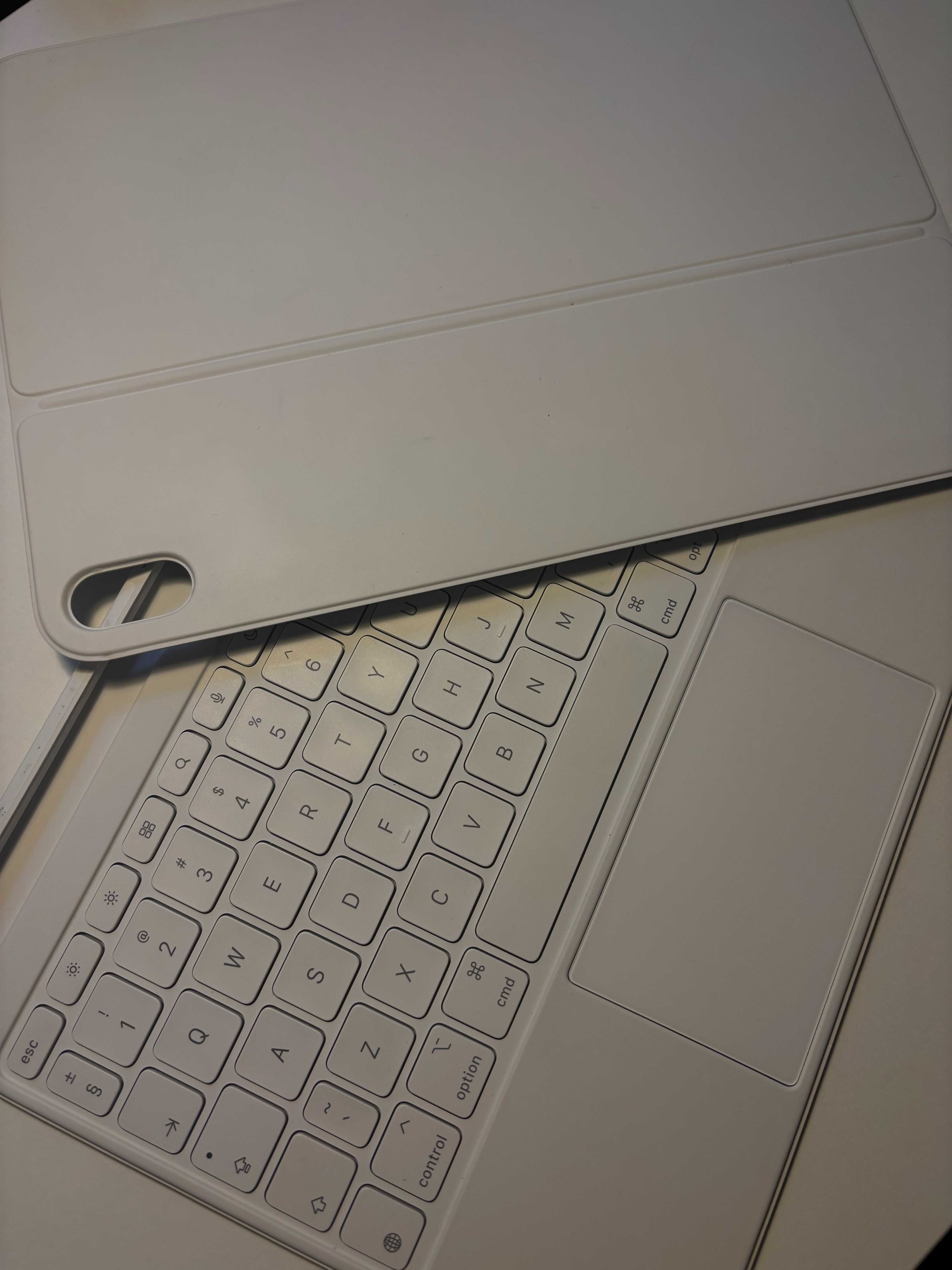 iPad Magic Keyboard Folio