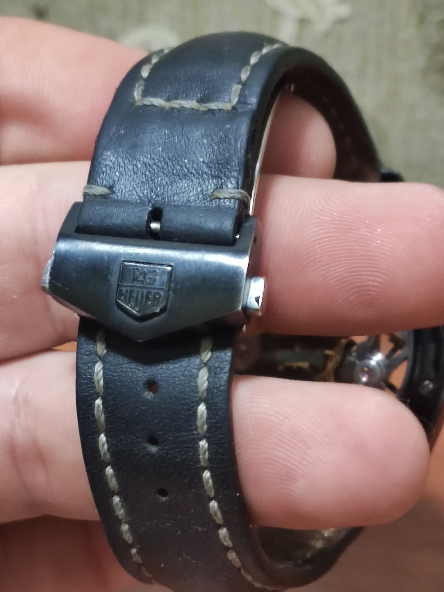 Продам часы TAG HEUER