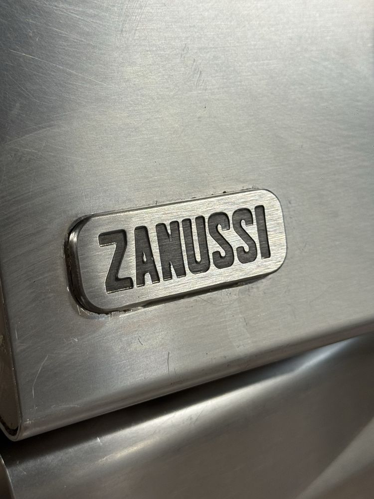 Fritadeira de cozinha industrial zanussi