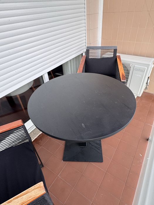 Conjunto de mesa com duas cadeiras para exterior