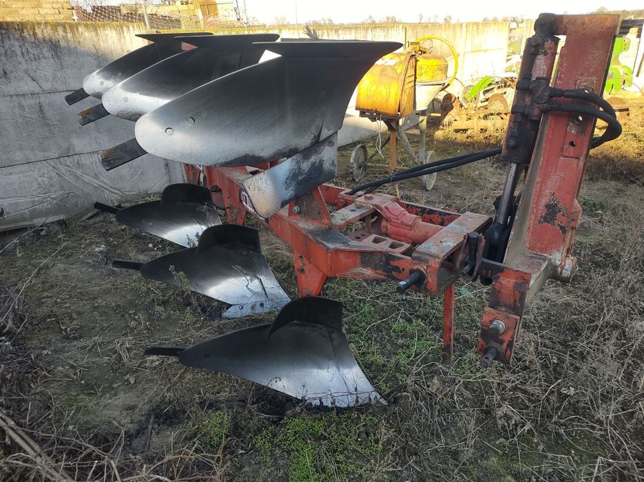 Pług obrotowy 3 skibowy