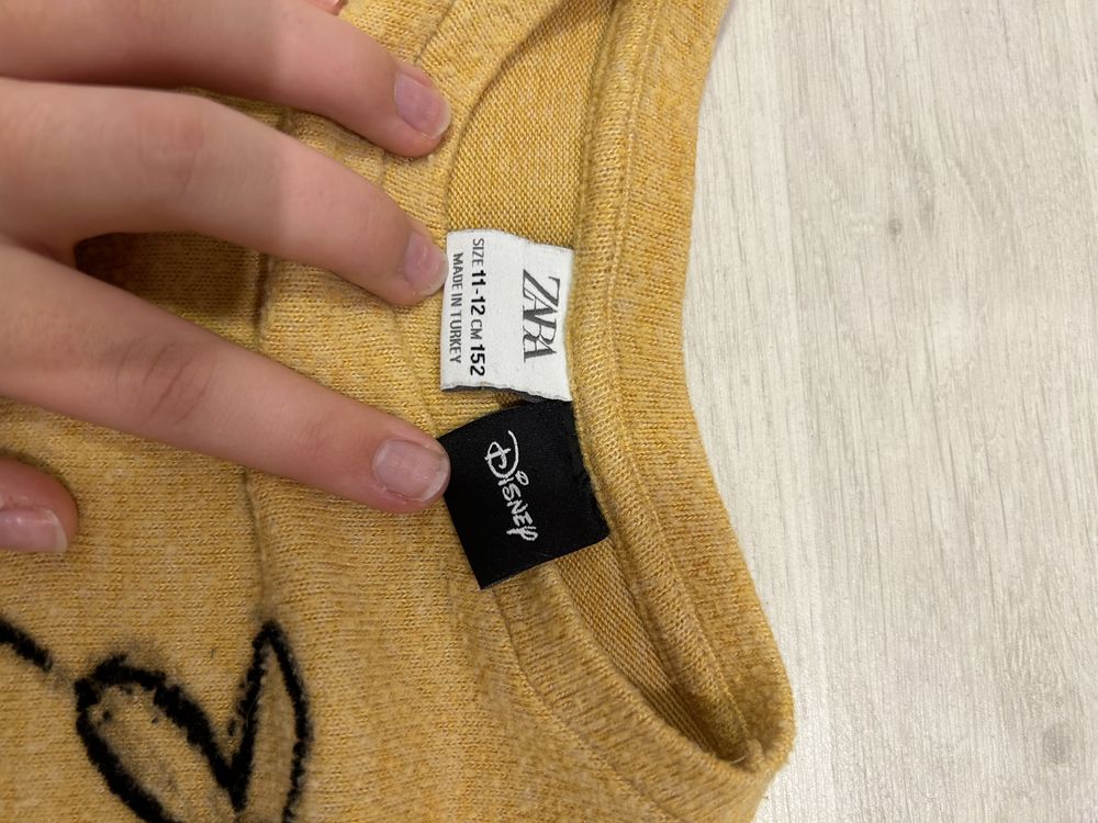 Sweterek z myszką miki