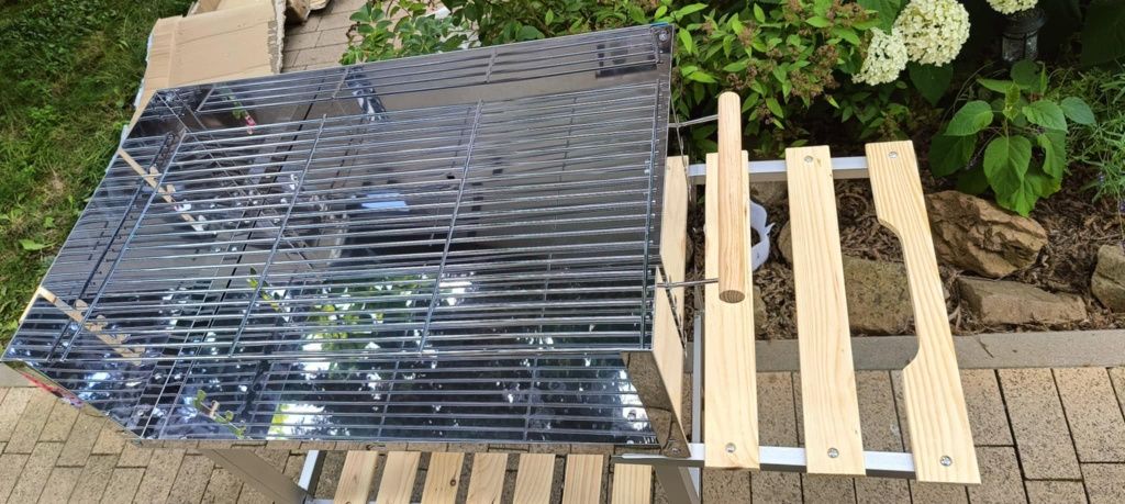 Grill węglowy XXL na wózku, stal nierdzewna, z 2 półkami