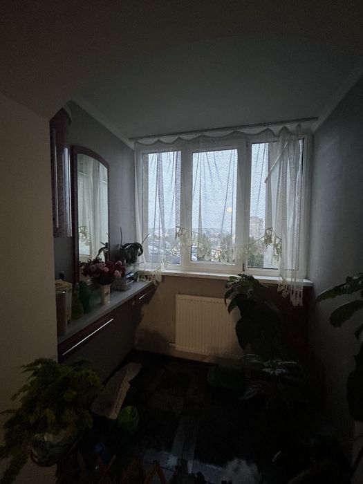 Продаж 4 кімнатної квартири .вул Незалежеості