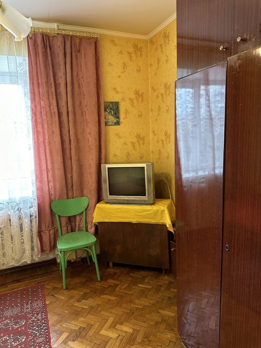 Оренда окремої кімнати для дівчини на Замості, Петроцентр. Варшавська