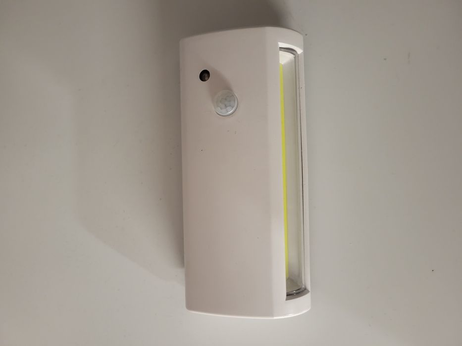 Luz de exterior/interior com sensor movimento