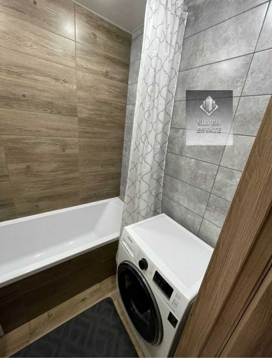 Продається 3х кімнатна квартира по Автозаводській.