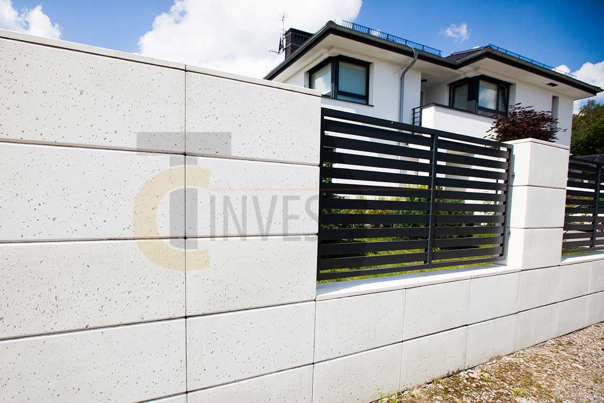 Białe bloczki pustaki ogrodzeniowe betonowe Bloczek ogrodzeniowy SLABB