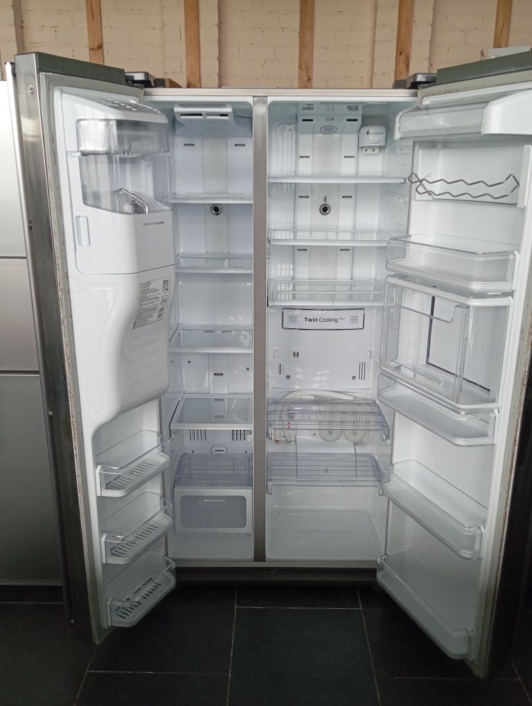 Холодильник Samsung Side-by-side RSG5FURS нержавейка из Германии