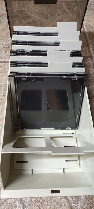 Pojemnik segregator na płyty CD DVD