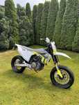 Husqvarna 701 SuperMoto (KTM 690)