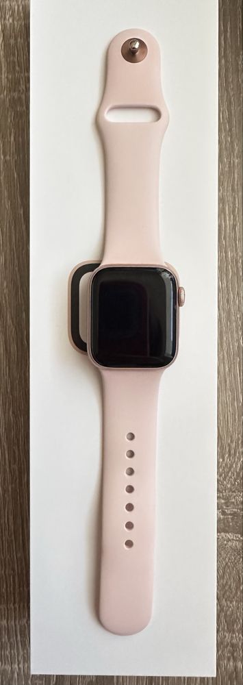 Годинник apple watch 4