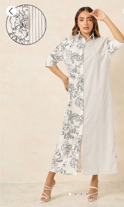 Lindo vestido longo com estampa floral listrada e manga 3/4