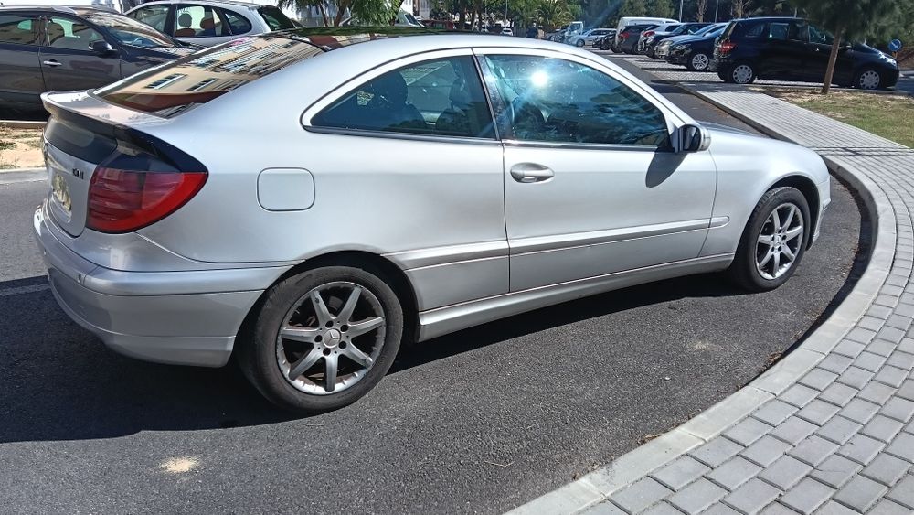 Mercedes C200 CDI Coupé impecável de motor