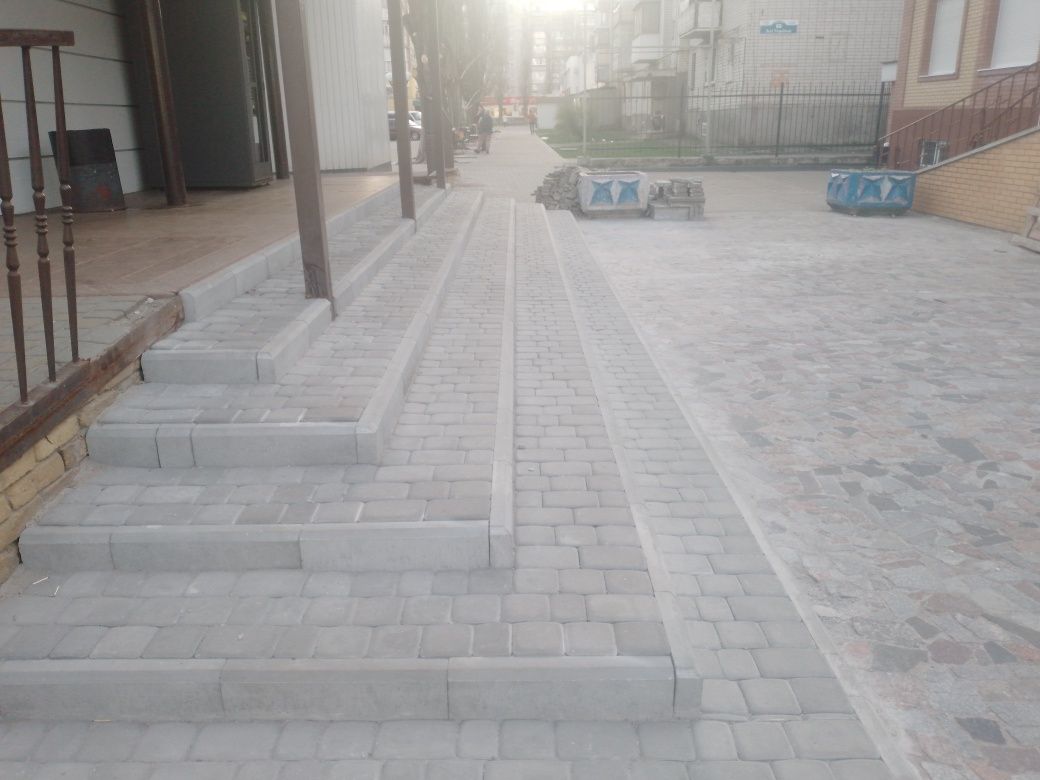 Укладка тротуарной плитки