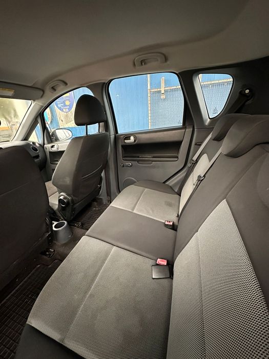 Mitsubishi colt 1.1 2009