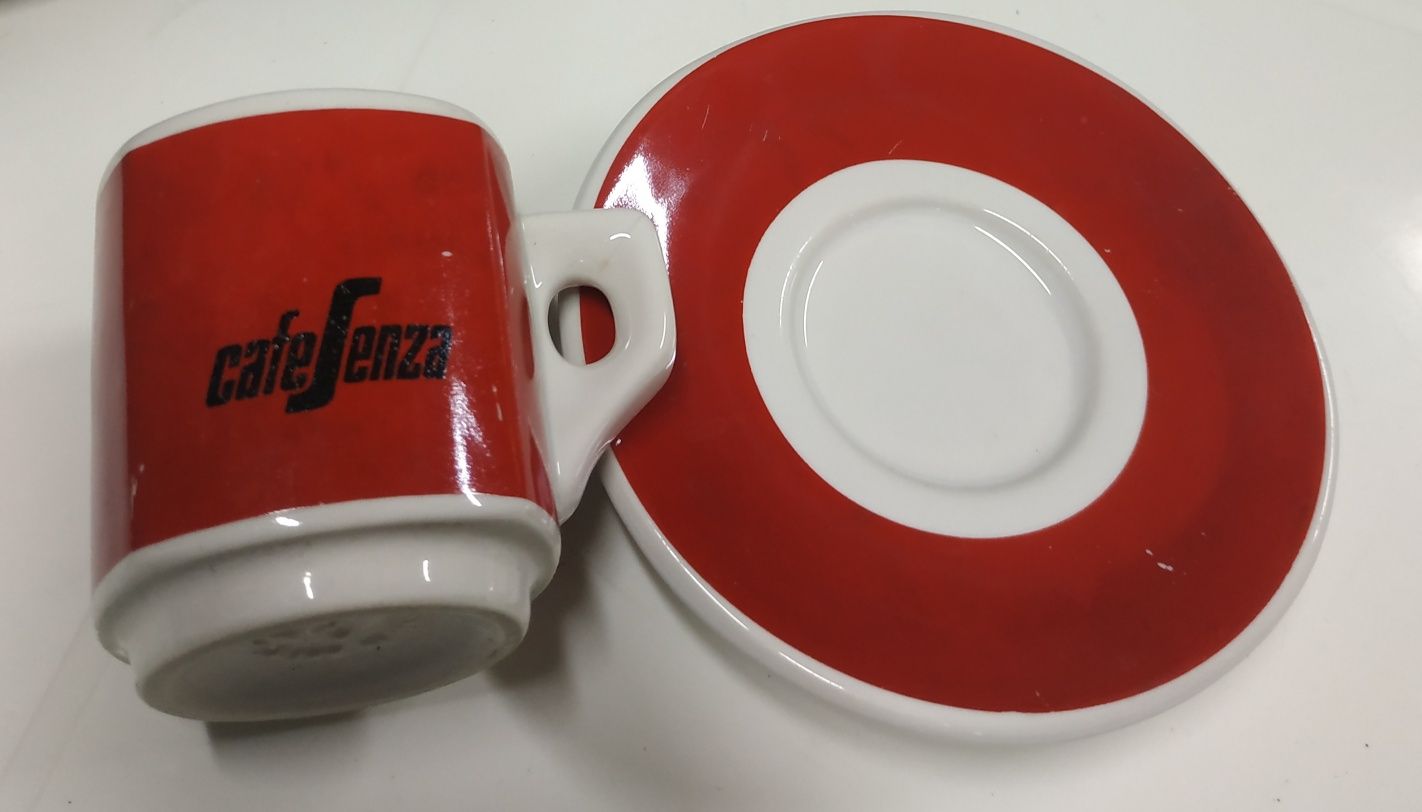 Conjunto chavenas de café + pires Marca