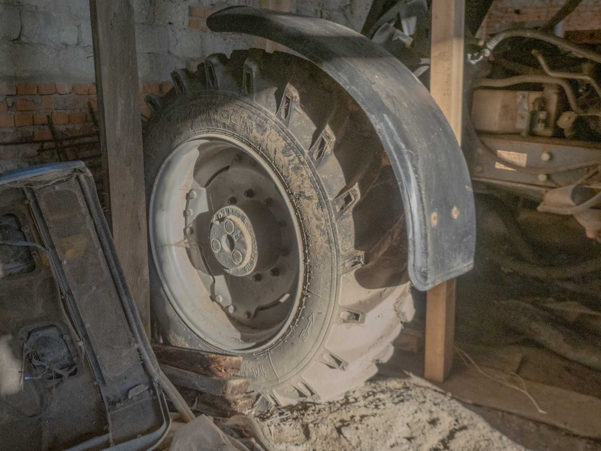 Колеса з шинами для трактора - 380/90R46 (14.9R46) -  14.9-30