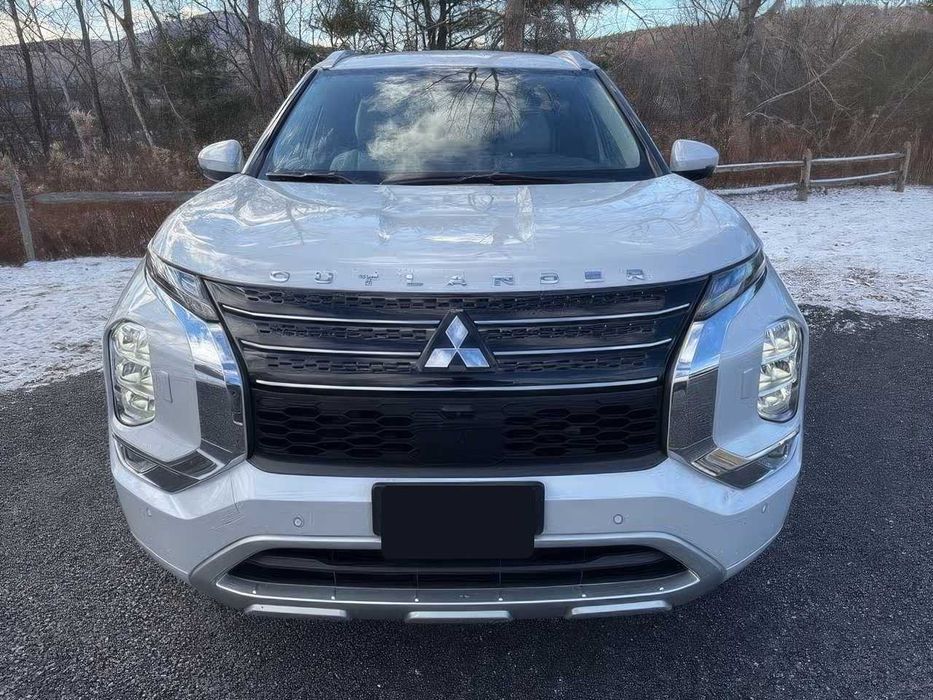 Mitsubishi Outlander Hybrid Plug-in      2023