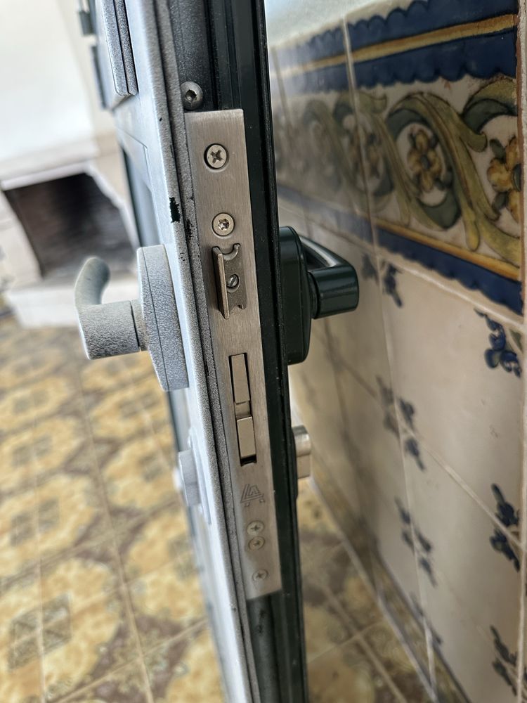 Porta com janela