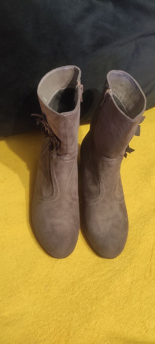 Zamszowe buty botki półbuty kozaki 38 zamsz liva loop