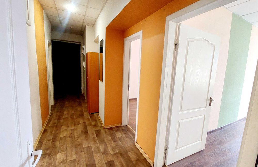 Грушевського 28/2. Метро Арсенальна, Хрещатик. Офіс 76кв.м