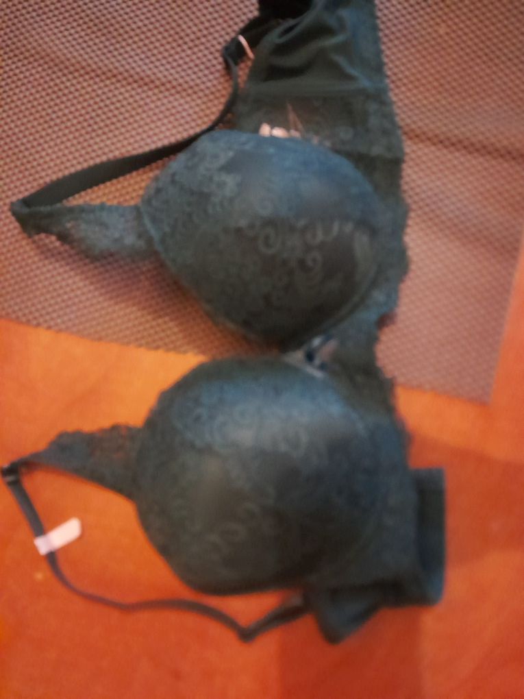 Super Biustonosz usztywniany koronka