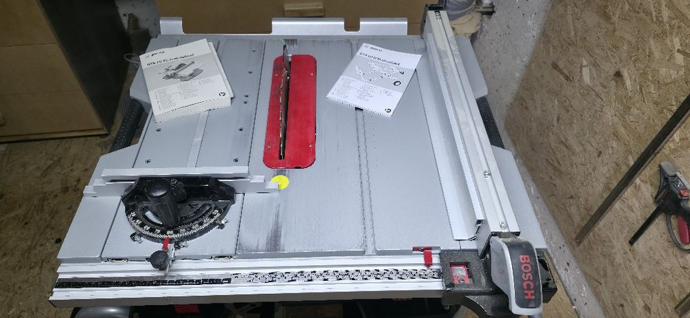 Bosch GTS 10XC z wózkiem transportowym