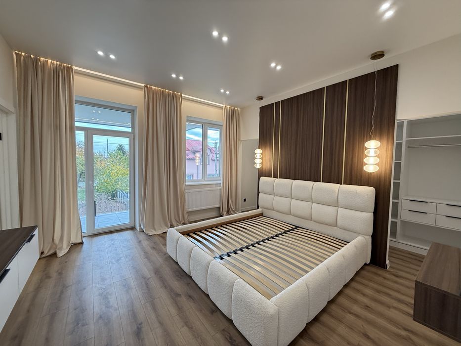 Продам сучасний будинок у передмісті. Ніхто не проживав