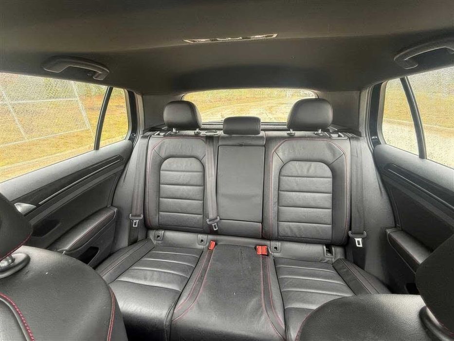 Volkswagen Golf GTI 2.0T SE 4-Door      2017