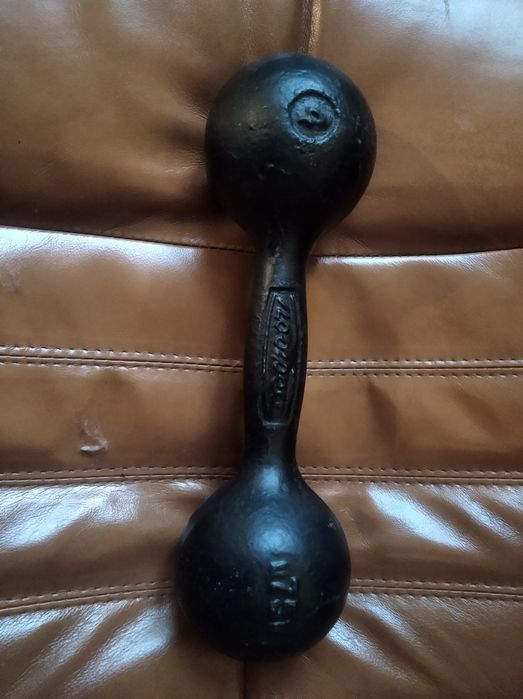 Гантели литые по 2, 3 и 4 кг. Гири для фитнеса.