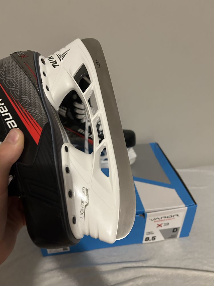 Łyżwy hokejowe Bauer Vapor X3sr s.8,5 D NOWE