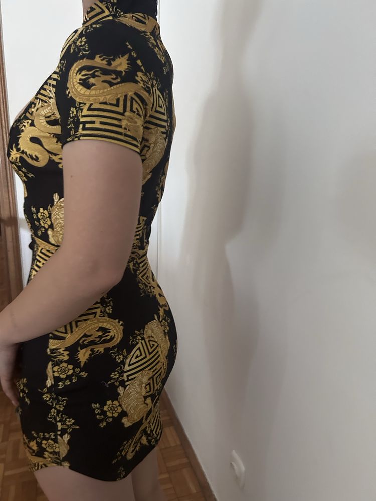 sukienka prettylittlething