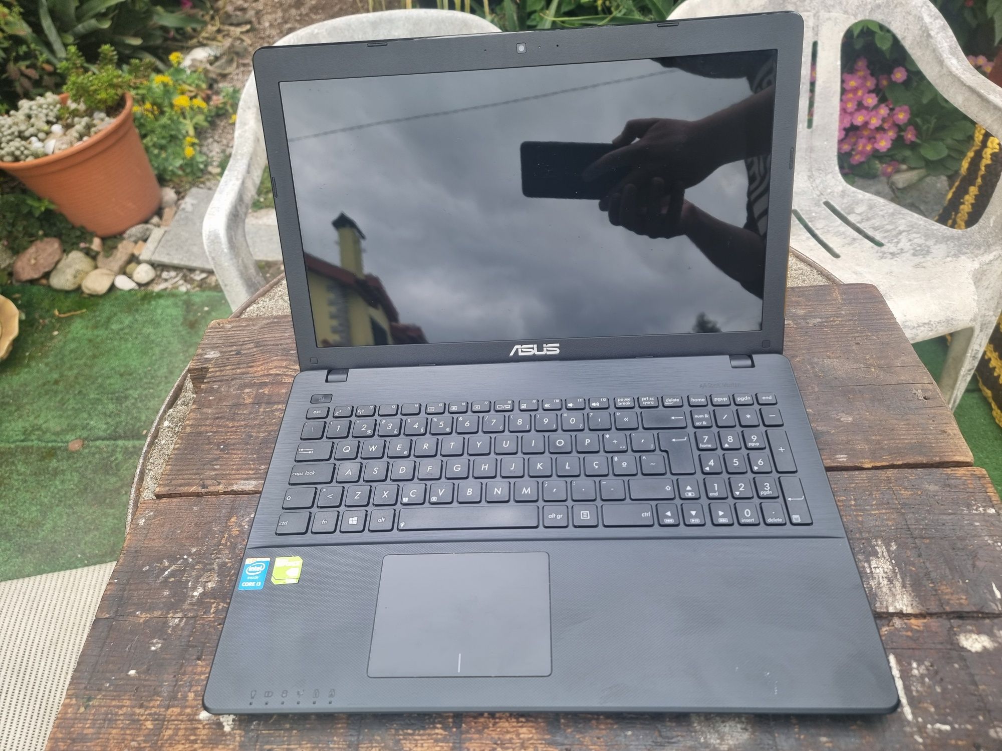 Computador Portátil ASUS Intel Core i3 Dual Core 4GB RAM SSD 240GB
