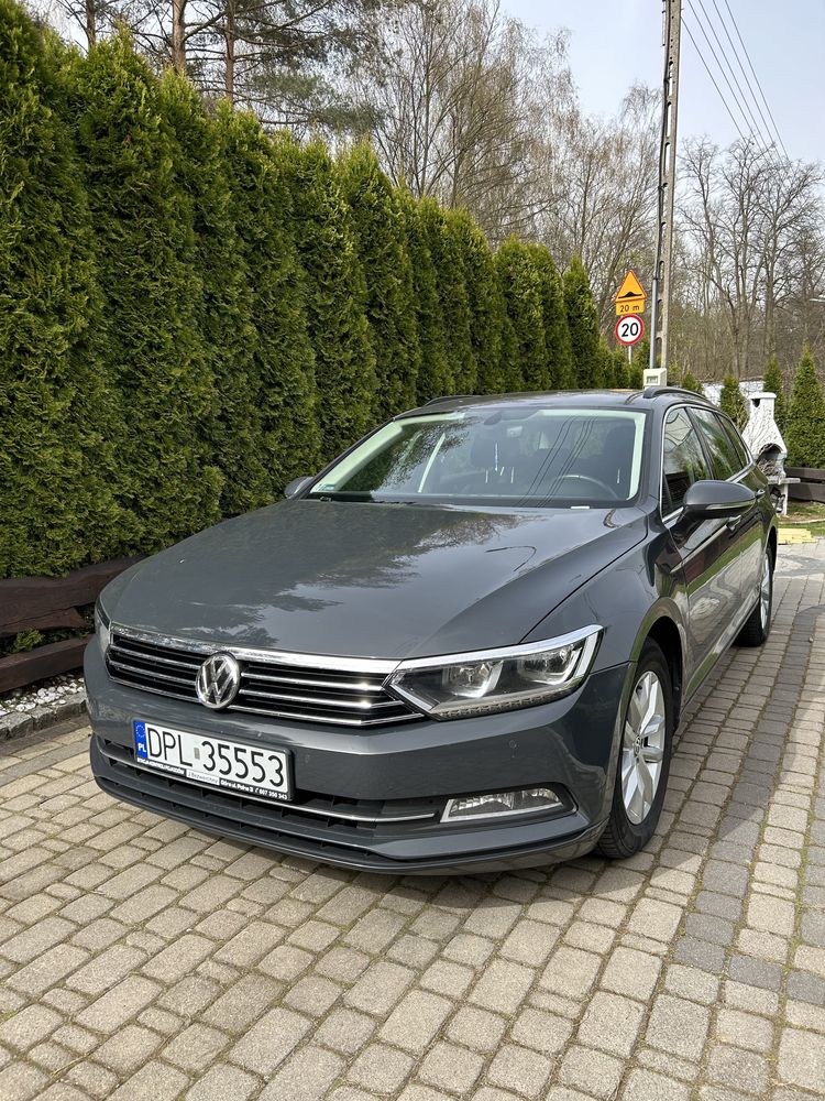 VW Passat 2.0, LED, oryginalny ekektryczny hak, fotel z masażerem!!!