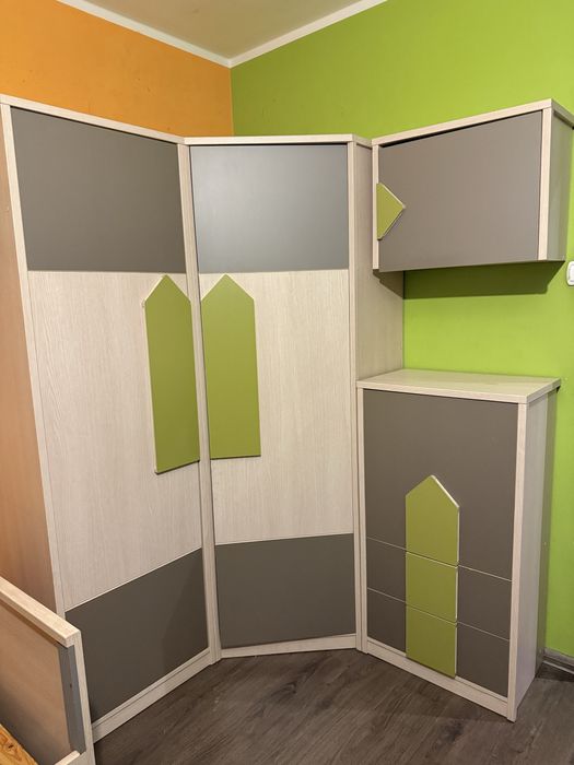 Meble dzieciece strzalka . Telewizor w zestawie.