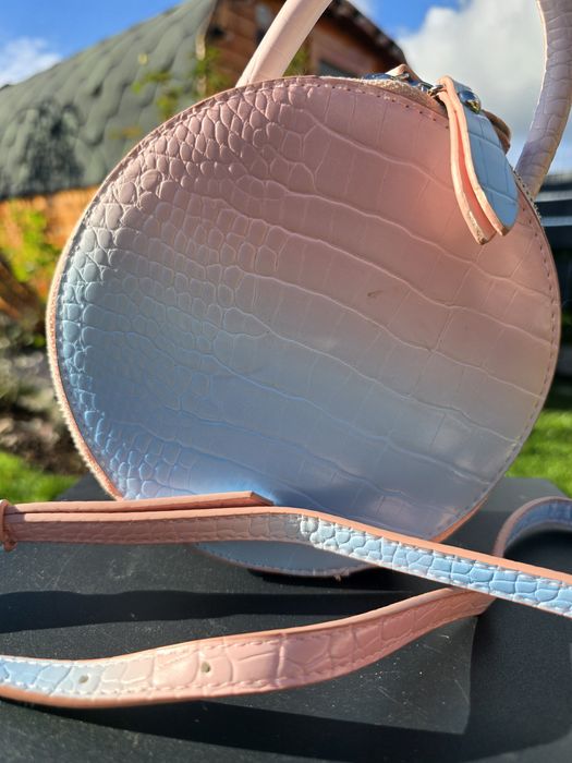 Przepiękna torebka kuferek okrągła, ombre porfair, róż i błękit